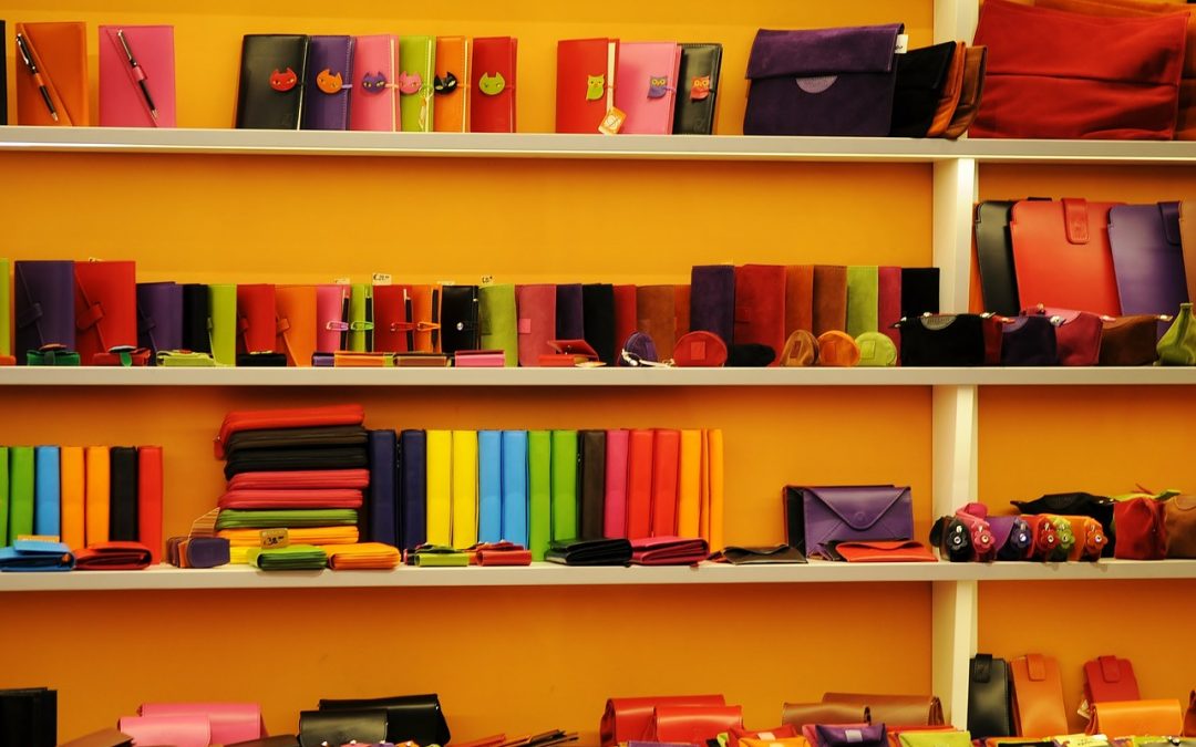 Comment décorer son intérieur avec des meubles colorés?